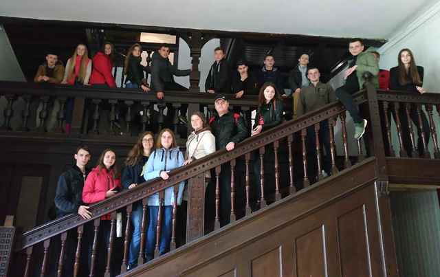 Історики та археологи у палаці Шенборнів